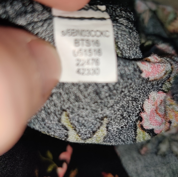 Floral Romper - Picture 10 of 10